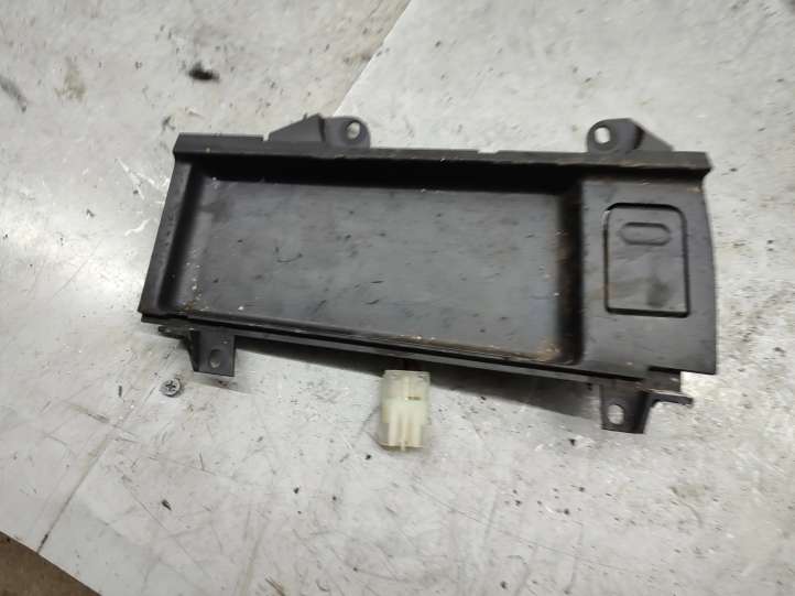 BMW 5 E39 (1996 - 2003)  51168159694 Прикуриватель
