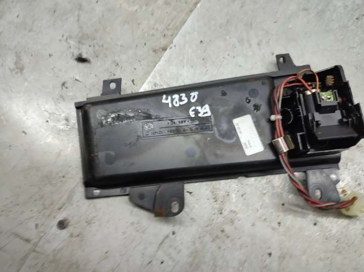 BMW 5 E39 (1996 - 2003)  51168159694 Прикуриватель