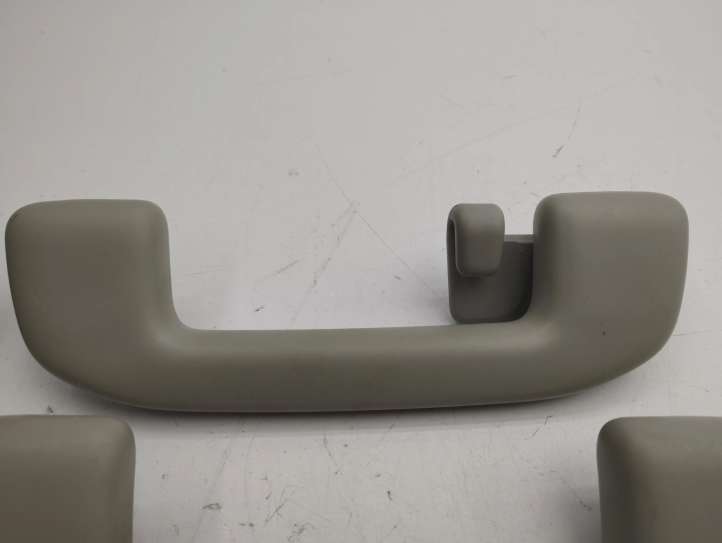 Toyota RAV 4 (XA50) (2018 - )  74613B7040 Набор ручек для потолка