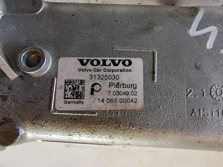 Volvo V60 (2013 - 2018) 31325030 Охладитель клапана EGR — фото 7
