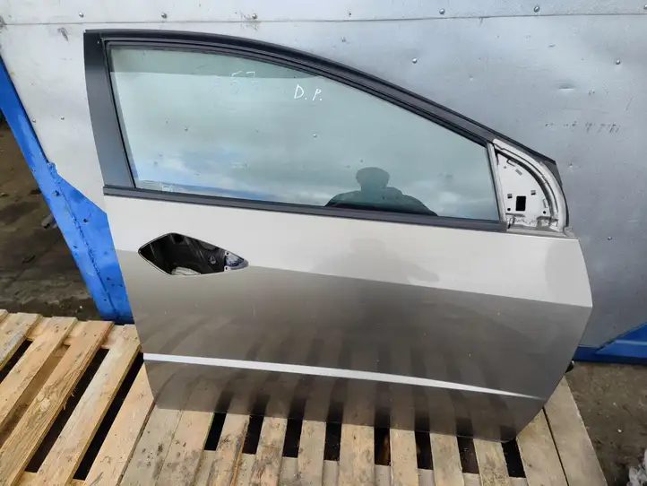 Honda Civic (2006 - 2011) Дверь — фото 1