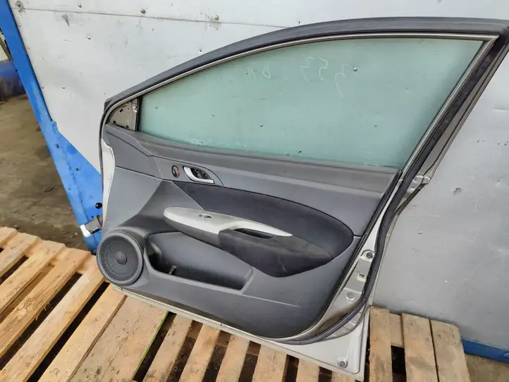 Honda Civic (2006 - 2011) Дверь — фото 8