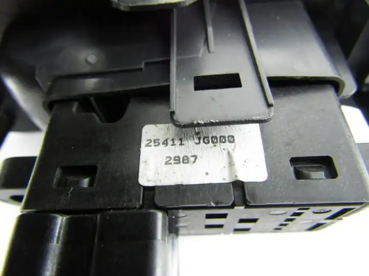 Nissan X-Trail T31 (2007 - 2014) Кнопка стеклоподъемников — фото 5