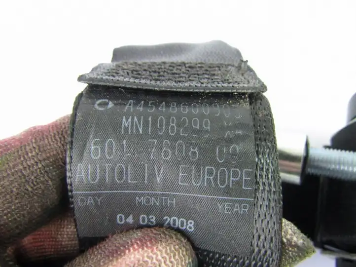 Mitsubishi Colt (2008 - 2012) Задний ремень безопасности — фото 4