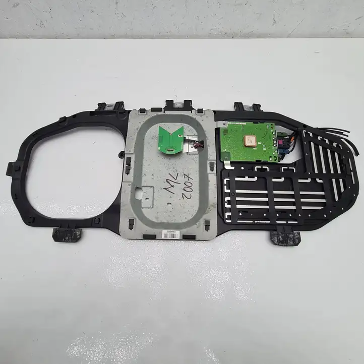 Mercedes-Benz ML W164 (2005 - 2011) A2518202275 Усилитель антенны — фото 1