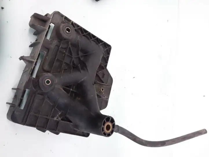 Seat Ibiza III (6L) (2002 - 2008) 6Q0915331 Площадка аккумулятора — фото 2