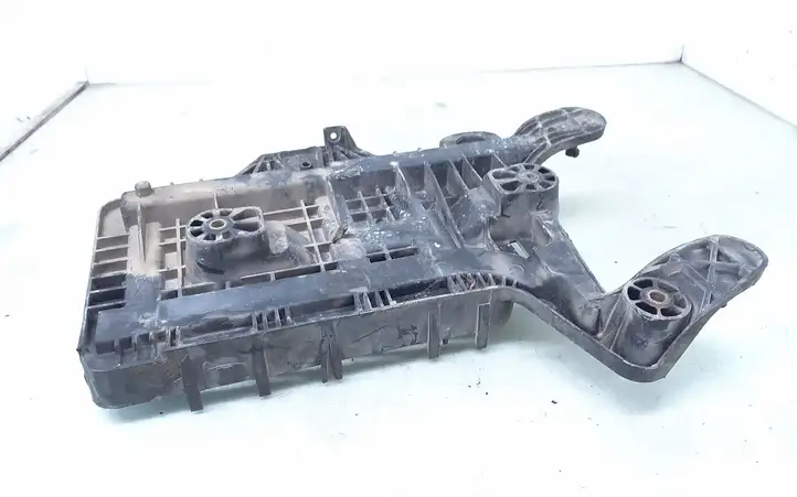 Volkswagen PASSAT B6 (2005 - 2010) 1K0915333C Площадка аккумулятора — фото 2