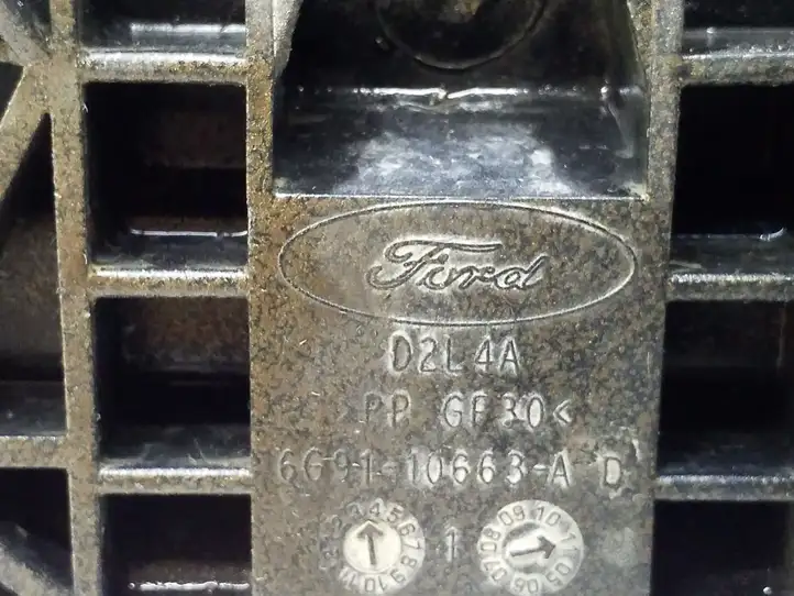 Ford S-MAX (2010 - 2015) 6G9110663AD Площадка аккумулятора — фото 8