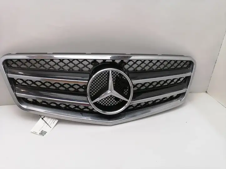 Mercedes-Benz E W212 (2009 - 2016) Верхняя решетка радиатора — фото 1