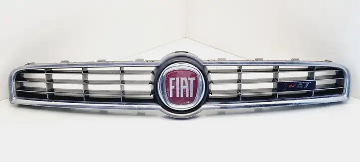 Fiat Bravo (2007 - 2014) 735414652 Верхняя решетка радиатора — фото 1