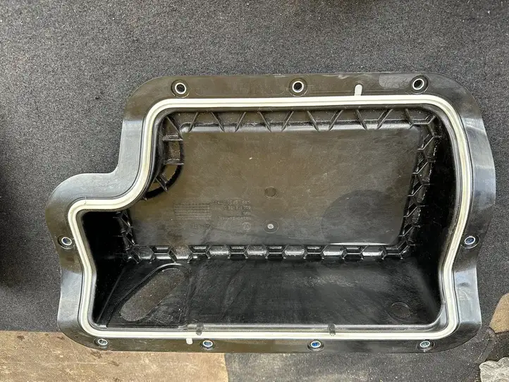 Audi A3/S3 8V (2016 - 2020) 5Q0915435D Площадка аккумулятора — фото 1