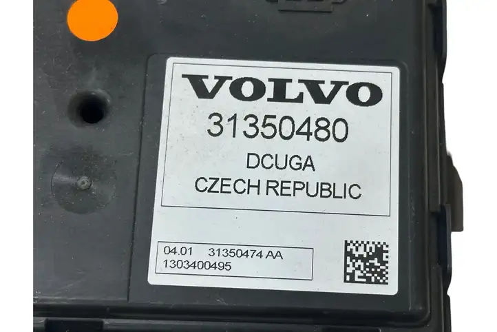 Volvo XC60 (2008 - 2013)  31350480 Усилитель антенны