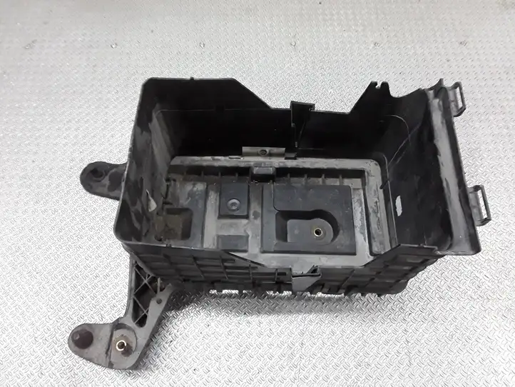 Volkswagen PASSAT B7 (2011 - 2014) 1K0915325A Площадка аккумулятора — фото 1