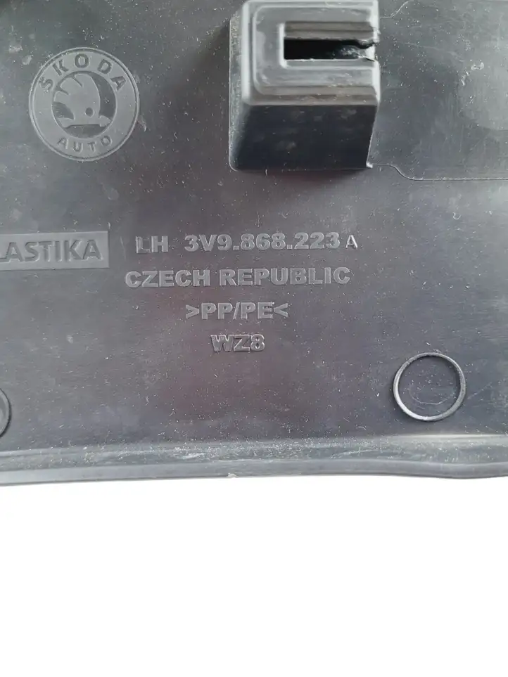 Skoda Superb B8 (3V) (2015 - 2023) 3V9868223A Прочие детали салона — фото 4