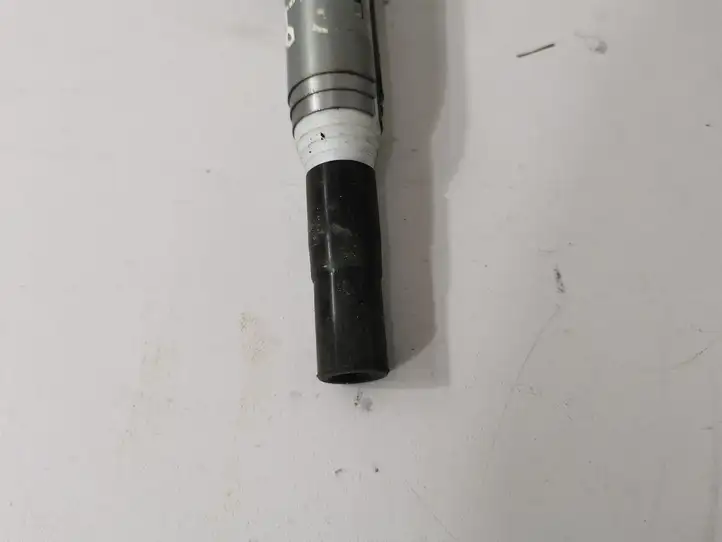 BMW 5 F10 F11 (2009 - 2016)  8616153 Реле высокого напряжения (катушка зажигания, бобина)