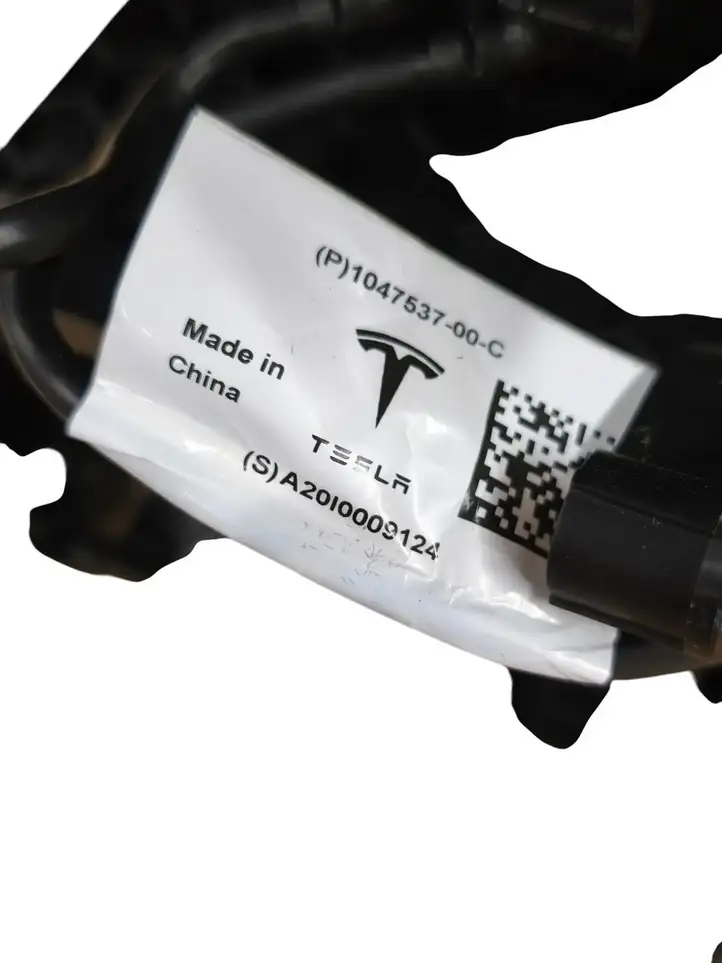 Tesla Model S (2016 - 2021) 106450400A Прочие детали салона — фото 10