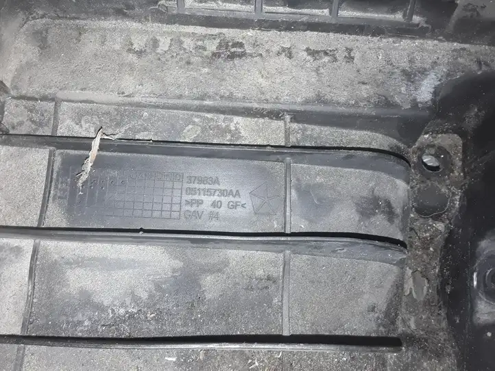 Dodge Caliber (2006 - 2012) 37983A Площадка аккумулятора — фото 3