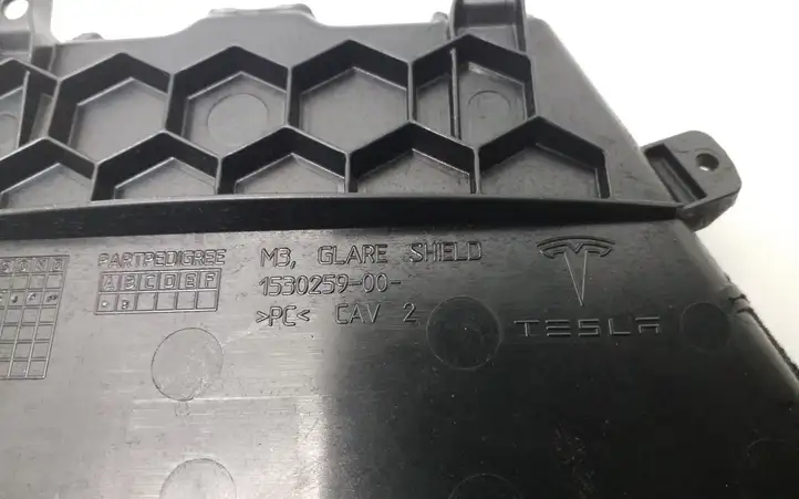 Tesla Model 3 (2017 - 2023) 153025900 Прочие детали салона — фото 4