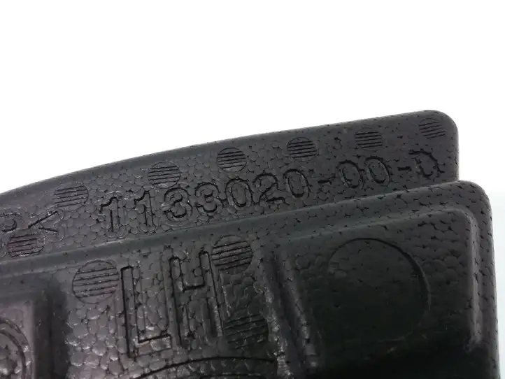 Tesla Model 3 (2017 - 2023) 113302000D Прочие детали салона — фото 4