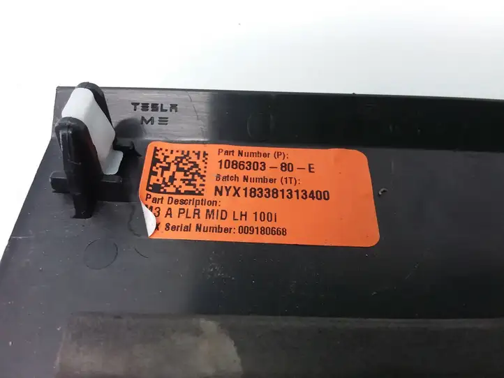Tesla Model 3 (2017 - 2023) 108630380E Прочие детали салона — фото 4