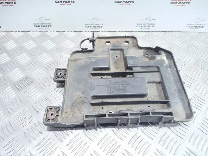 Kia Soul (2008 - 2011) 371502K680 Площадка аккумулятора — фото 2