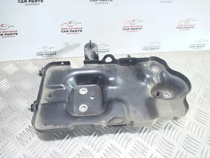 Chevrolet Captiva (2006 - 2011) Площадка аккумулятора — фото 2