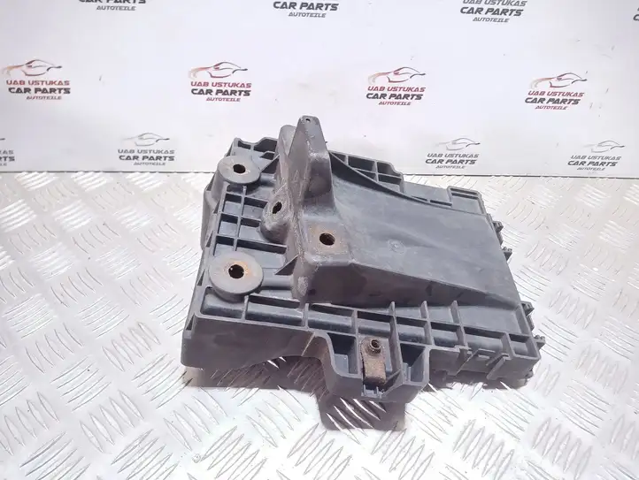 Jeep Patriot (2006 - 2016) 05115730AA Площадка аккумулятора — фото 3