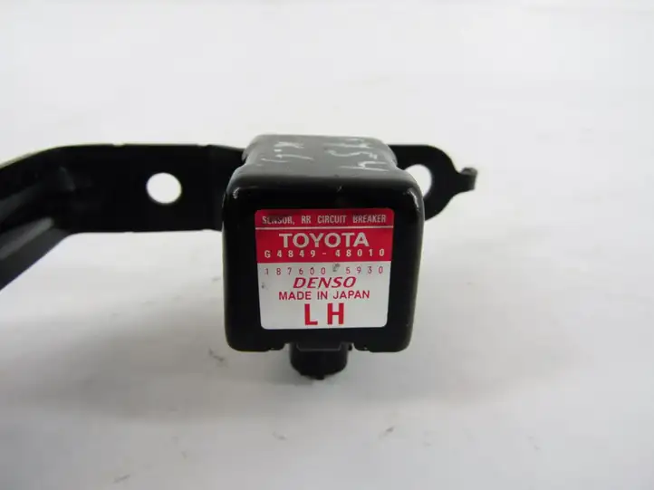 Lexus RX 450H (2008 - 2012) Датчик удара SRS — фото 3