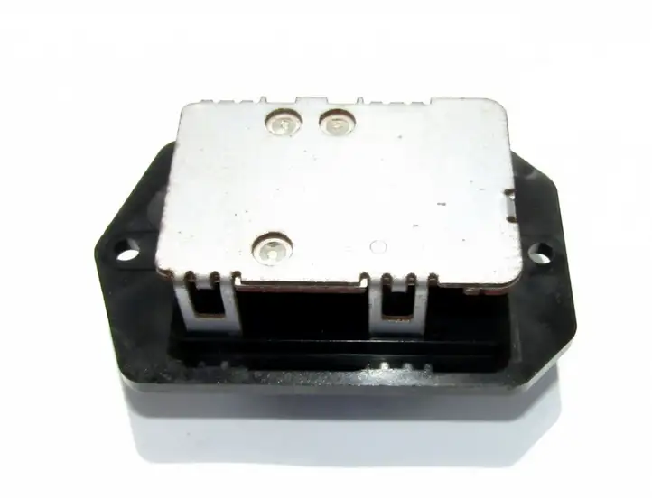 Suzuki SX4 (2006 - 2009) Реле вентилятора печки салона — фото 1