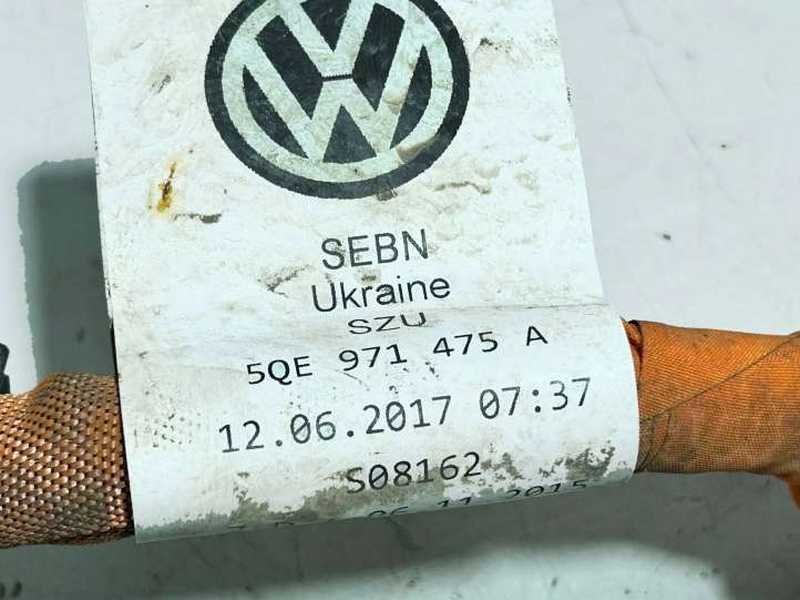 Volkswagen Golf VII (2013 - 2019)  5QE971475A Кабель для зарядки электромобилей