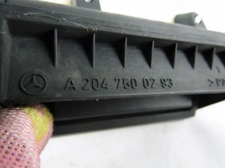 Mercedes-Benz C W204 (2007 - 2014) Кнопка закрытия крышки багажника — фото 1