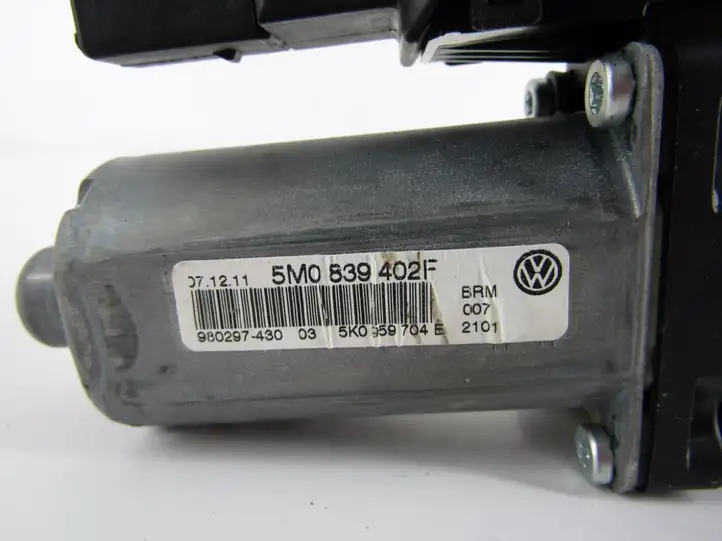 Volkswagen Golf Plus (2008 - 2014) Стеклоподъемник задней двери — фото 1