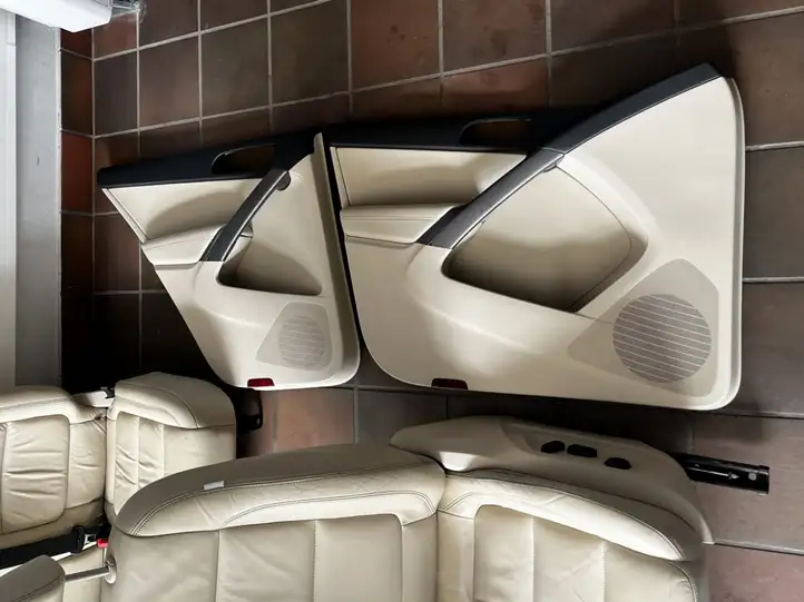 Volkswagen Tiguan (2007 - 2011) Комплект отделки дверей — фото 9