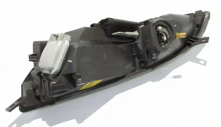 Mitsubishi Colt (2004 - 2008) Передняя фара — фото 3