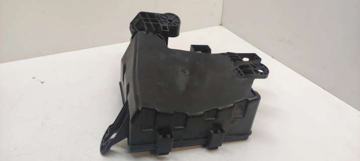 Nissan Juke I F15 (2010 - 2018)  E00301400 Крышка ящика предохранителей