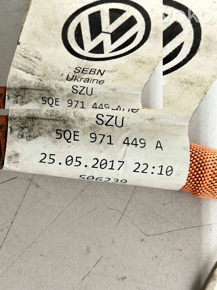 Volkswagen Golf VII (2013 - 2019)  5QE971449A Кабель для зарядки электромобилей