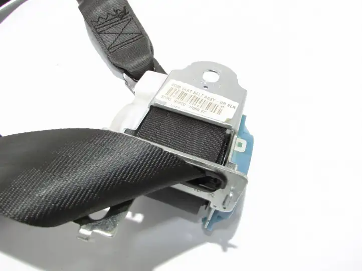 Kia Ceed (2010 - 2012) Задний ремень безопасности — фото 3