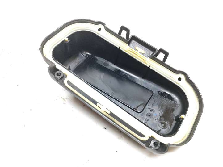 BMW 5 F10 F11 (2009 - 2016)  7555189 Крышка ящика предохранителей