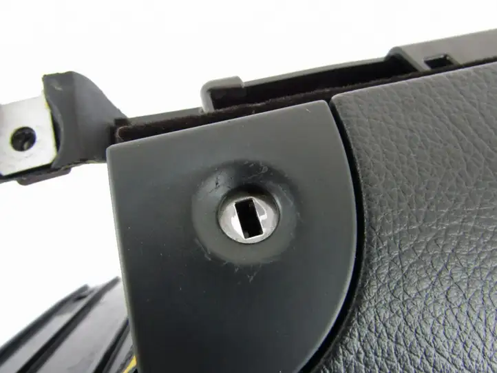 Mercedes-Benz E W211 (2002 - 2009) Вещевой ящик — фото 6