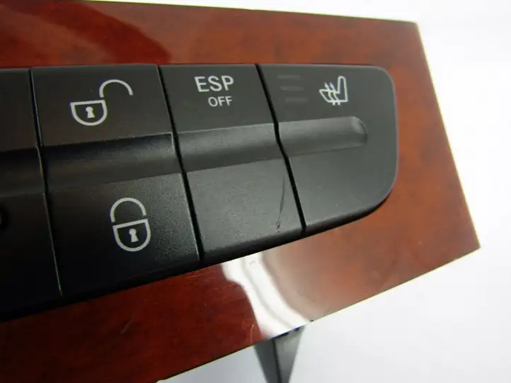 Mercedes-Benz E W211 (2002 - 2009) Включатель аварийных фонарей — фото 2