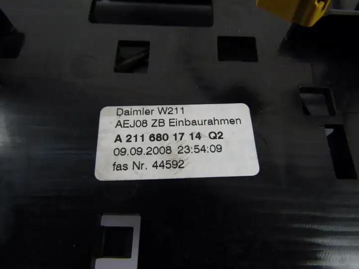 Mercedes-Benz E W211 (2002 - 2009) Включатель аварийных фонарей — фото 8