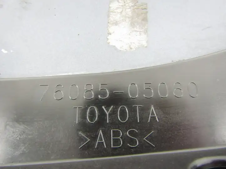 Toyota Avensis T250 (2006 - 2009) Спойлер заднего стекла — фото 1