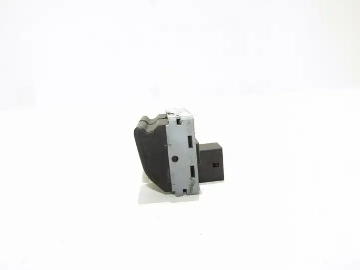 Volkswagen Polo (2001 - 2005) Кнопка стеклоподъемников — фото 1