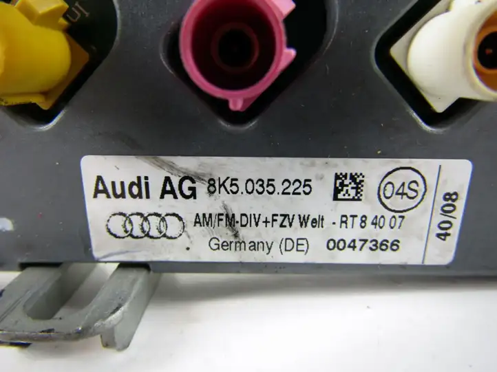Audi A4 S4 B8 8K (2007 - 2011) Усилитель антенны — фото 2