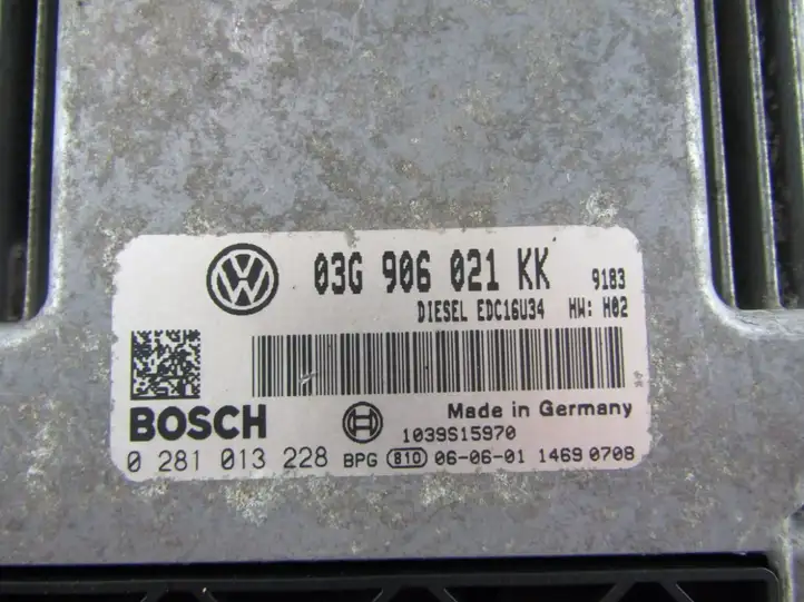 Volkswagen Golf V (2003 - 2009) Блок управления двигателем (ЭБУ) — фото 4