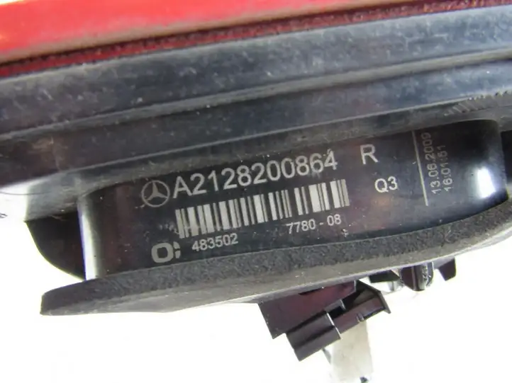 Mercedes-Benz E W212 (2009 - 2016) Задний фонарь в крышке багажника — фото 3