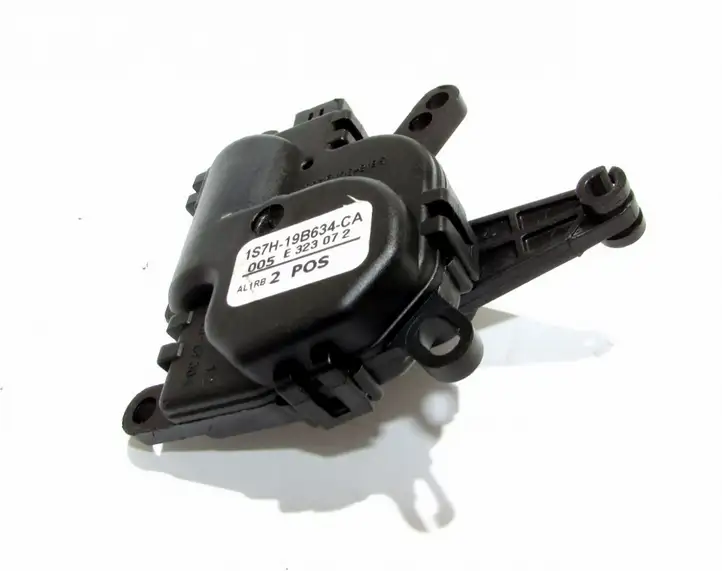 Ford Fiesta (2006 - 2008) Двигатель задвижки потока воздуха — фото 2