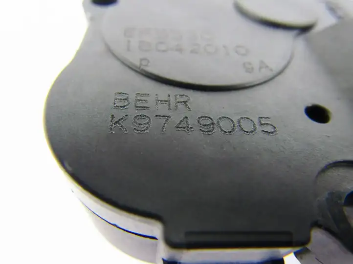 Audi A4 S4 B8 8K (2007 - 2011) Двигатель задвижки потока воздуха — фото 1