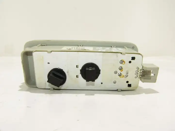 Audi Q5 SQ5 (2008 - 2012) Плафон салона — фото 1