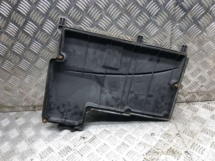 Audi A8 (1999 - 2002)  4D1937128D Крышка ящика предохранителей